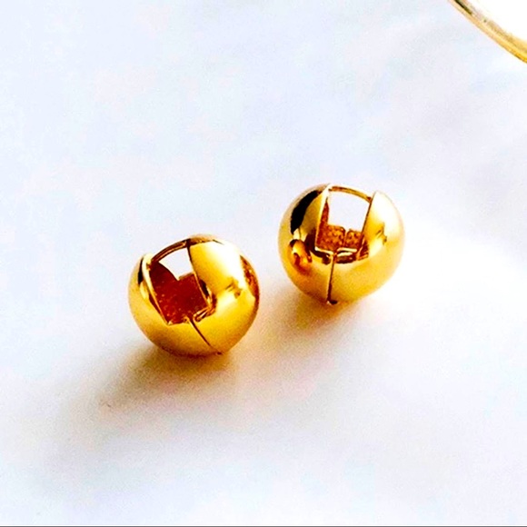 Zara Jewelry - 🍋2/$30 New Gold Ball Huggie Earrings